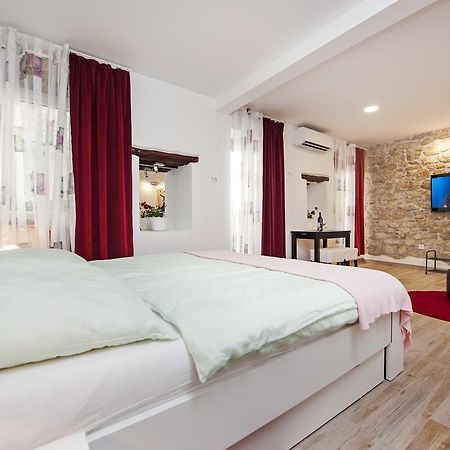 La Svalba Rooms & Studios 로비니 외부 사진