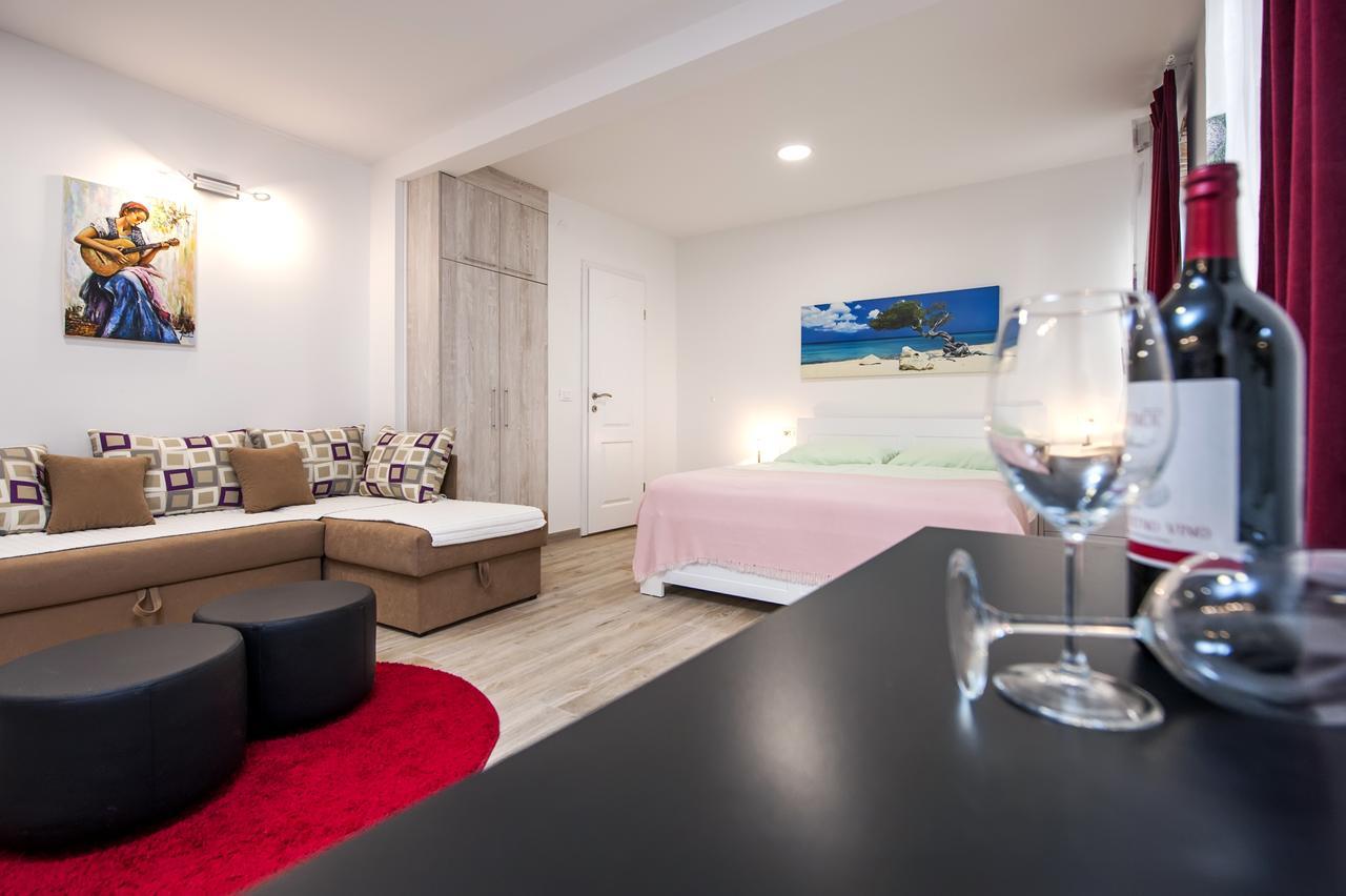 La Svalba Rooms & Studios 로비니 외부 사진