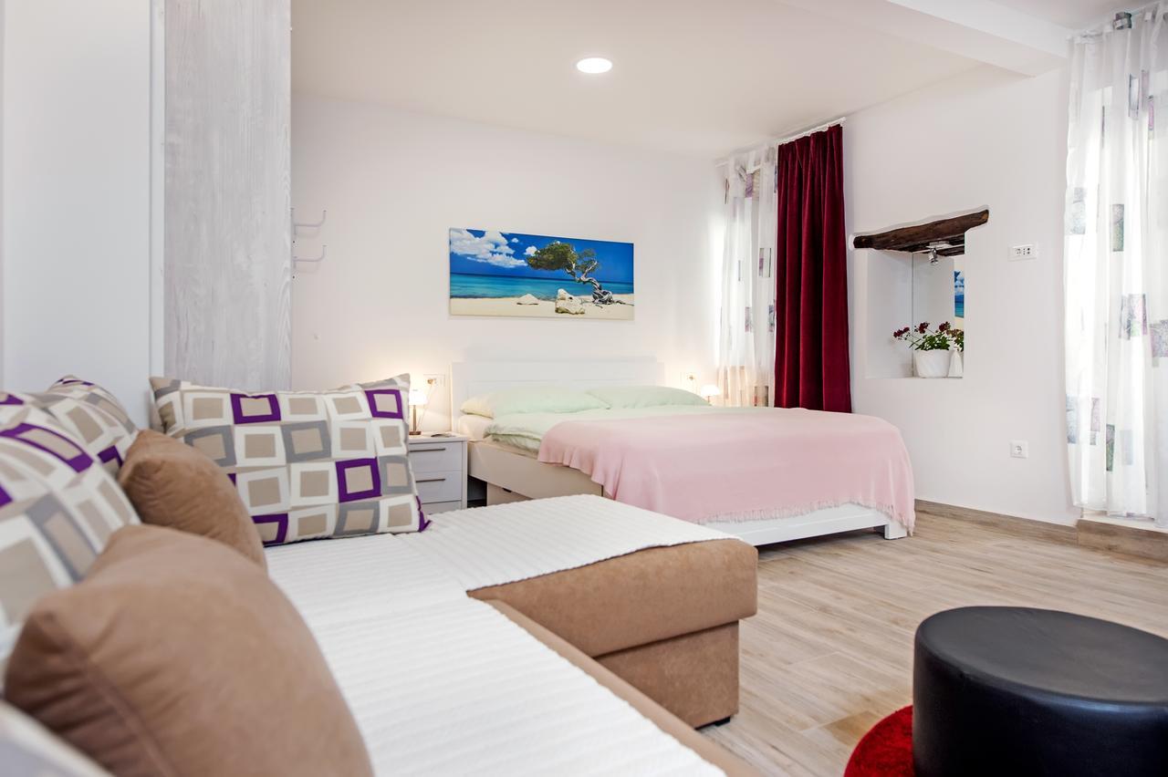 La Svalba Rooms & Studios 로비니 외부 사진