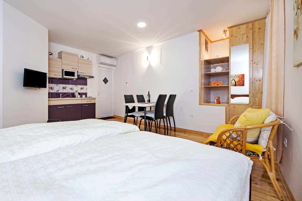 La Svalba Rooms & Studios 로비니 외부 사진