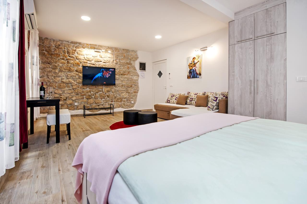 La Svalba Rooms & Studios 로비니 외부 사진