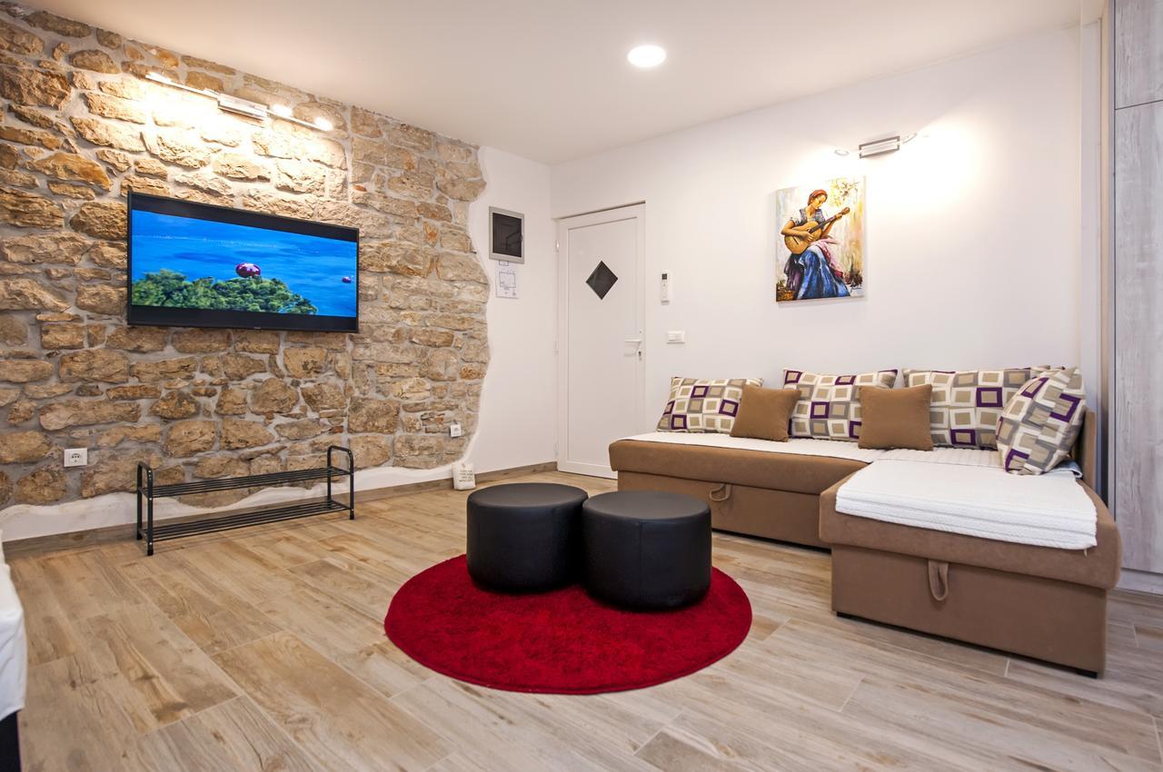 La Svalba Rooms & Studios 로비니 외부 사진